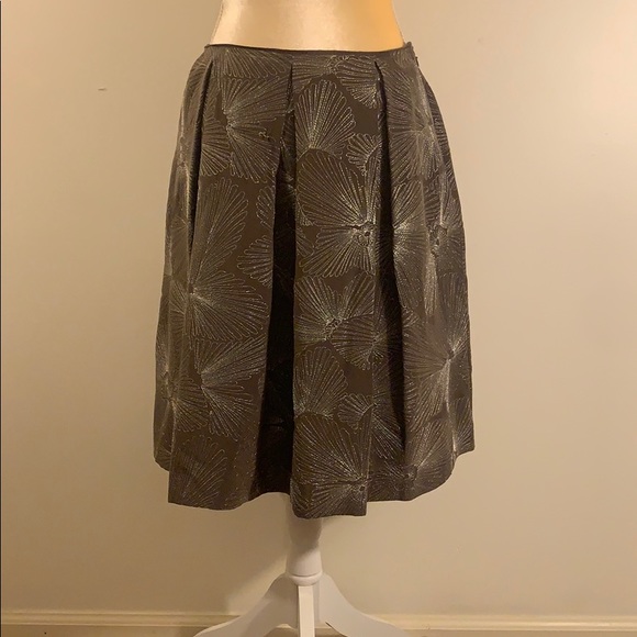Brown skirt with silver embroidered pattern - Picture 1 of 2